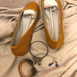 bundle gold shoes, 2 bracelets, earring set